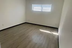 411 SE 10th St, Hallandale Beach, FL 33009 - Photo 13