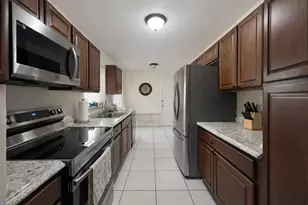 7203 Pine Manor Dr, Lake Worth, FL 33467 - Photo 3