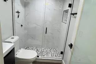 6953 W 36th Ave, Hialeah, FL 33018 - Photo 15