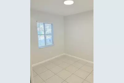 2400 NW 98th Lane, Sunrise, FL 33322 - Photo 3