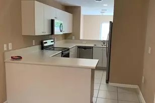 2400 NW 98th Ln, Sunrise, FL 33322 - Photo 7