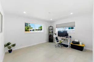 1741 NE 40th St, Oakland Park, FL 33334 - Photo 21