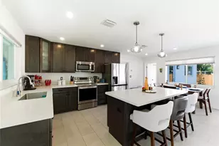 1741 NE 40th St, Oakland Park, FL 33334 - Photo 5