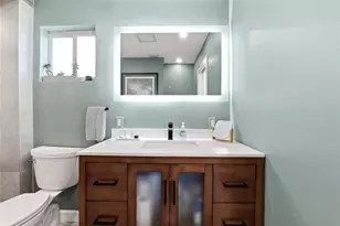 1741 NE 40th St, Oakland Park, FL 33334 - Photo 23