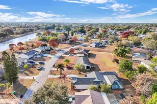 257 SW Cherryhill Rd, Port Saint Lucie, FL 34953 - Photo 9