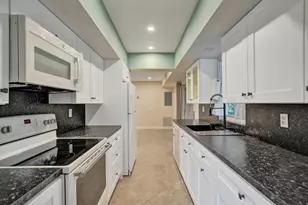 7018 NW 64th St, Tamarac, FL 33321 - Photo 11