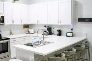 315 NE 208th Terrace, Miami, FL 33179 - Photo 5