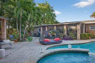 318 NE 26th St, Wilton Manors, FL 33305 - Photo 9