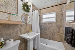 318 NE 26th St, Wilton Manors, FL 33305 - Photo 61