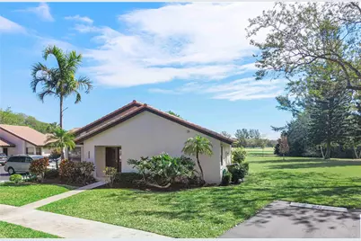 3042 Deer Creek Lake Shore Drive #3042, Deerfield Beach, FL 33442 - Photo 3