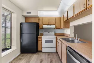 707 Gardens Dr, Pompano Beach, FL 33069 - Photo 3