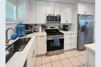 151 SW 15th Street #B, Pompano Beach, FL 33060 - Photo 5