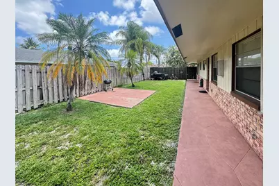 151 SW 15th Street #B, Pompano Beach, FL 33060 - Photo 3