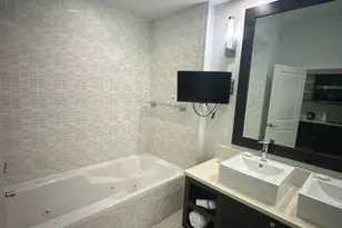 5300 NW 87th Ave, Miami, FL 33178 - Photo 11