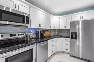 3111 Oakland Shores Dr, Oakland Park, FL 33309 - Photo 5