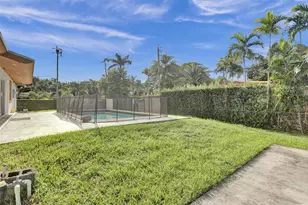 30 NE 139th St, North Miami, FL 33161 - Photo 55