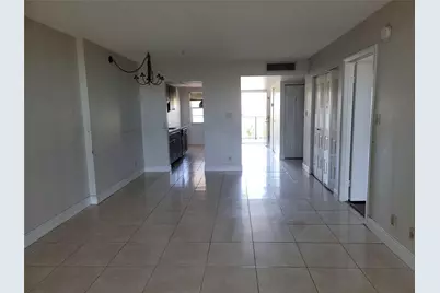 3121 NW 47th Terrace #403, Lauderdale Lakes, FL 33319 - Photo 5