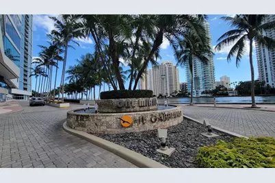 325 S Biscayne Boulevard #3224, Miami, FL 33131 - Photo 1