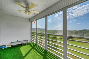 605 Oaks Dr, Pompano Beach, FL 33069 - Photo 25
