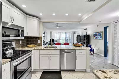 605 Oaks Drive #701, Pompano Beach, FL 33069 - Photo 5