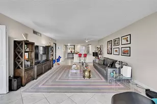 605 Oaks Dr, Pompano Beach, FL 33069 - Photo 11