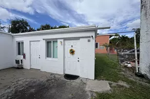 211 SW 2nd Ct, Pompano Beach, FL 33060 - Photo 5