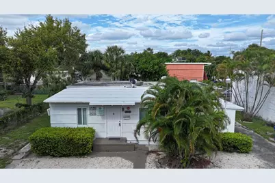 211 SW 2nd Court, Pompano Beach, FL 33060 - Photo 3