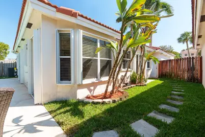 4755 NW 7th Manor, Pompano Beach, FL 33063 - Photo 11