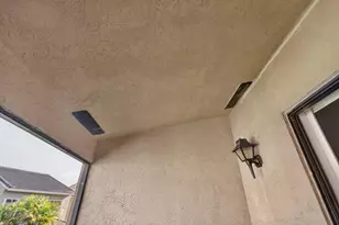 8225 NW 191st St, Hialeah, FL 33015 - Photo 31