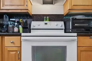 8225 NW 191st St, Hialeah, FL 33015 - Photo 37