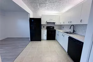 801 SW 133rd Terrace, Pembroke Pines, FL 33027 - Photo 3