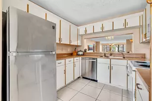 10803 W Clairmont Cir, Tamarac, FL 33321 - Photo 9