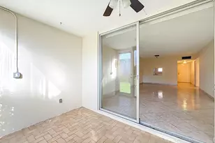 5935 Del Lago Cir, Sunrise, FL 33313 - Photo 37