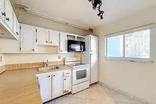 5935 Del Lago Cir, Sunrise, FL 33313 - Photo 9