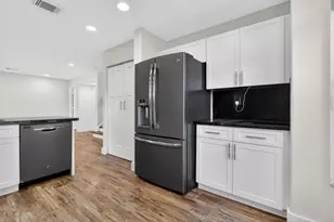 2450 NW 186th Ave, Pembroke Pines, FL 33029 - Photo 23