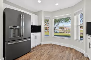 2450 NW 186th Ave, Pembroke Pines, FL 33029 - Photo 21