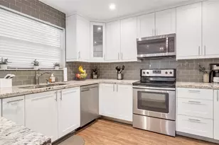 2311 Bayberry Dr, Pembroke Pines, FL 33024 - Photo 5