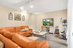 2311 Bayberry Dr, Pembroke Pines, FL 33024 - Photo 15