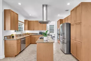 6806 Lakeside Circle, Davie, FL 33314 - Photo 11