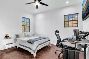 6806 Lakeside Circle, Davie, FL 33314 - Photo 47