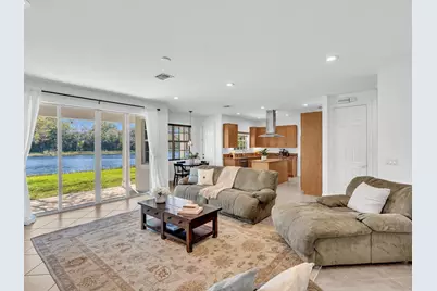 6806 Lakeside Circle, Davie, FL 33314 - Photo 7