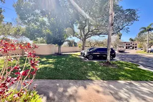 11456 NW 10th St, Hollywood, FL 33026 - Photo 5