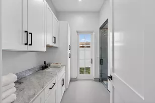 310 SE 9th Ct, Pompano Beach, FL 33060 - Photo 17