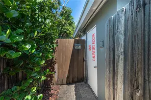 1009 NE 23rd Dr, Wilton Manors, FL 33305 - Photo 7