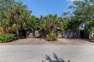 1009 NE 23rd Dr, Wilton Manors, FL 33305 - Photo 5