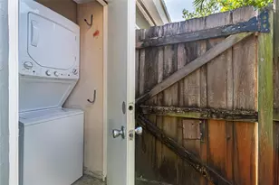 1009 NE 23rd Dr, Wilton Manors, FL 33305 - Photo 27