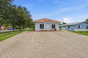 911 NE 12th Ave, Pompano Beach, FL 33060 - Photo 5