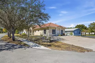 911 NE 12th Ave, Pompano Beach, FL 33060 - Photo 3