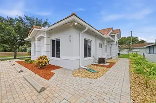 911 NE 12th Ave, Pompano Beach, FL 33060 - Photo 3