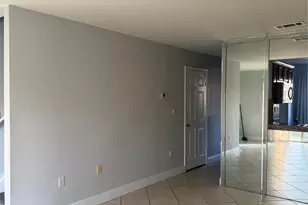 320 E Palm Circle, Pembroke Pines, FL 33025 - Photo 3